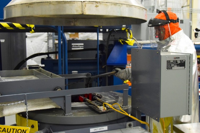 В АНЛ испытан экструзионный метод изготовления твэлов металлического топлива.
